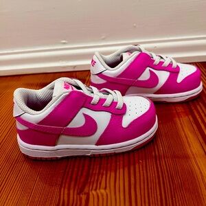 Brand new fuchsia & white toddler Nike Dunks! Size 6C